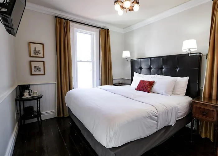 Dickson Street Inn