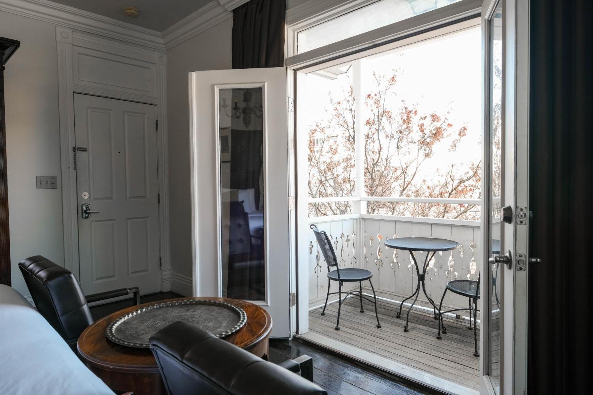Dickson Street Bed & Breakfast